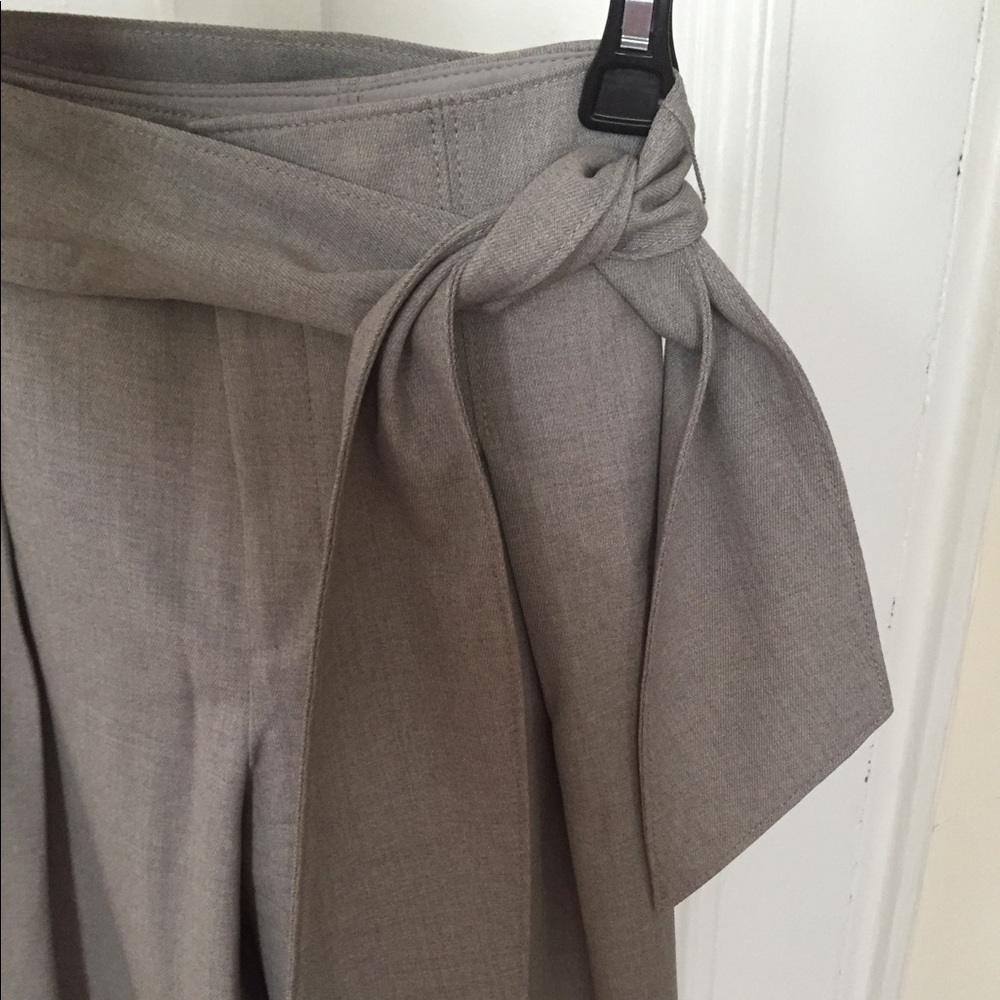 Club Monaco Cropped Grey Wide Leg Pants - Picture 6 of 6